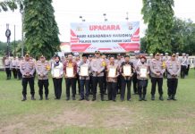 Polres Way Kanan Beri Penghargaan Personel Kepolisian, Tokoh Adat dan Masyarakat di Peringatan HKN