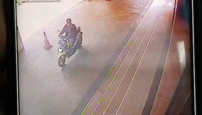Motor Wartawan Pemprov Lampung Hilang Terparkir di Depan Balai Keratun, Aksi Pelaku Terekam CCTV