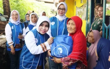 DPD IWAPI Provinsi Lampung Bagikan 228 Paket Sembako Kepada Masyarakat