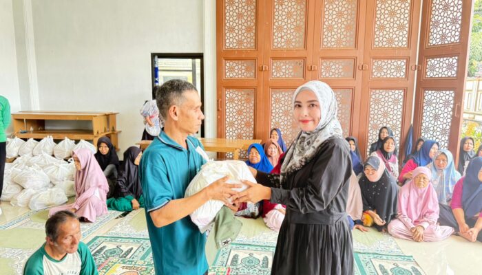 IKATRI Hiswana Migas Lampung Salurkan Puluhan Paket Bantuan di TPA Masjid Baitul Kirom